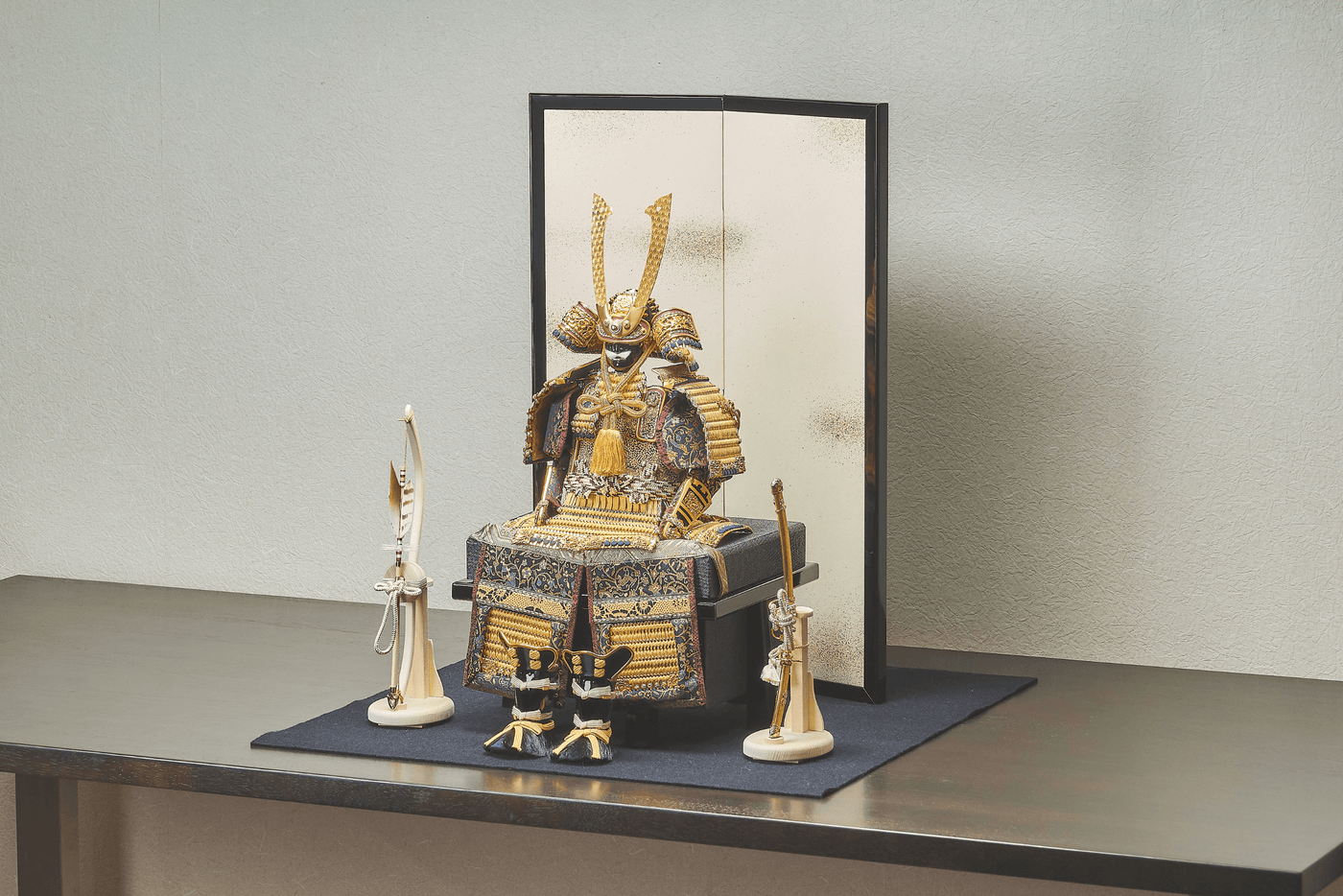 雅、大将色の鎧