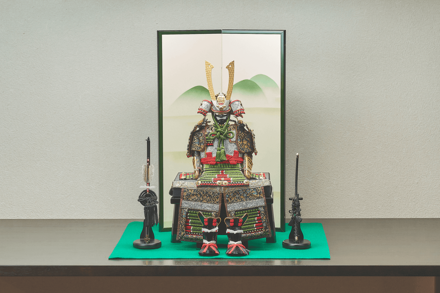 雅、勝草に端午の鎧