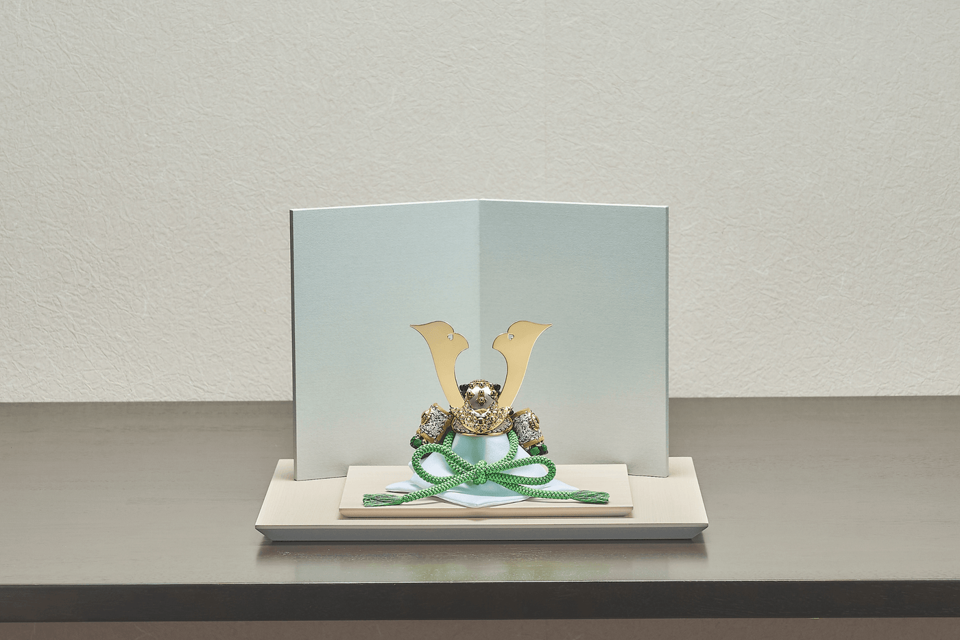 萠黄色の豆かぶと