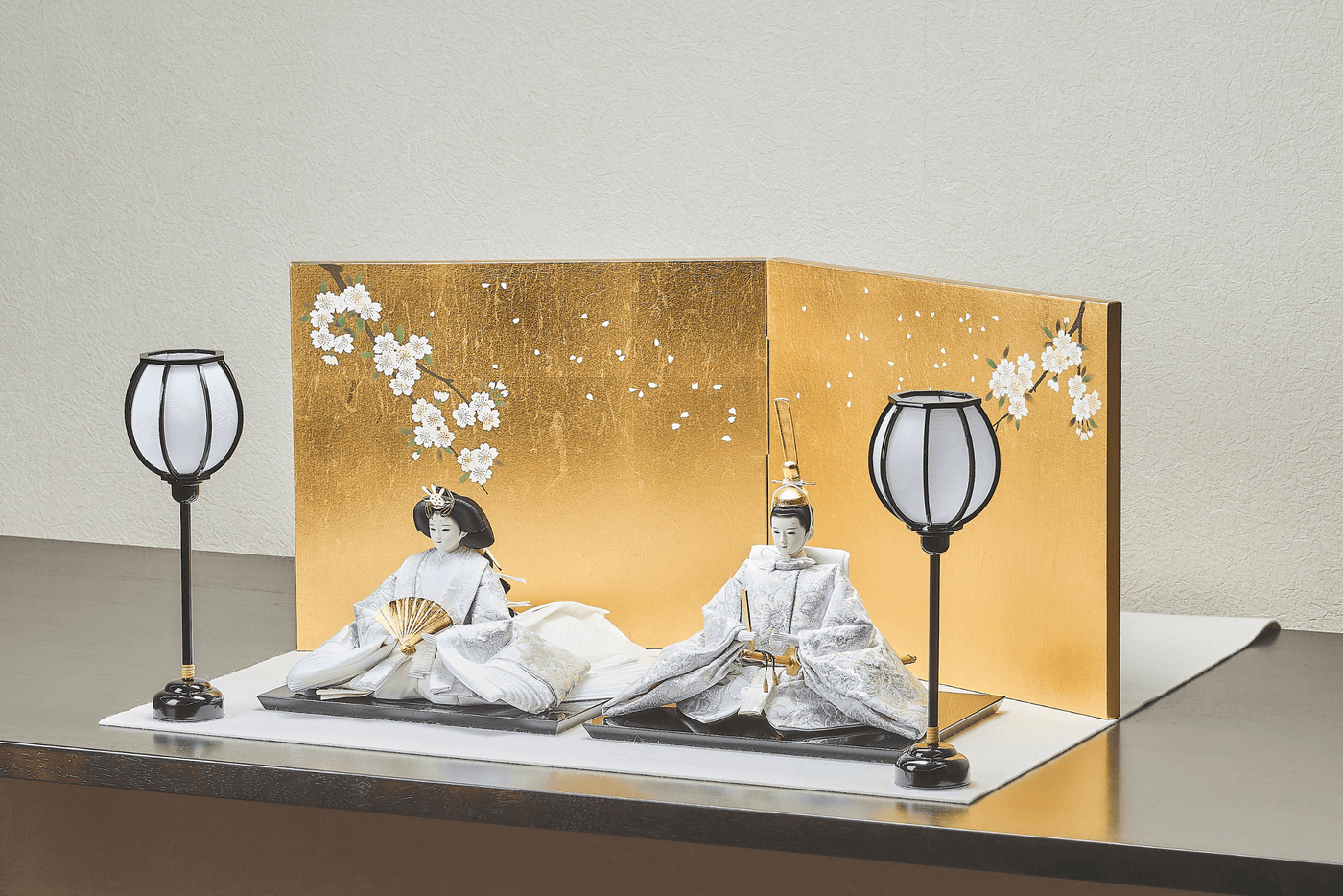 西陣織帯、純白華文 / 純白唐草文のおひなさま（大）