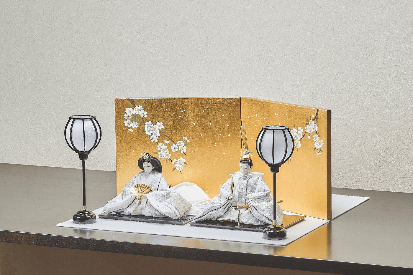 西陣織帯、純白華文 / 純白唐草文のおひなさま（中）