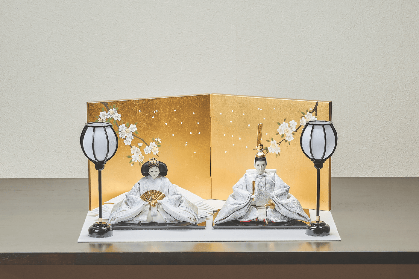 西陣織帯、純白華文 / 純白唐草文のおひなさま（中）