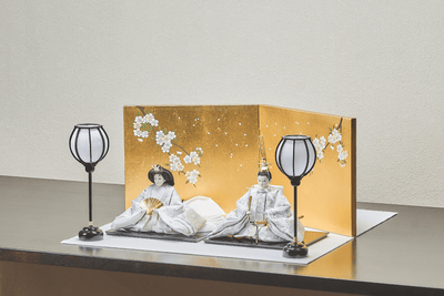 西陣織帯、純白華文 / 純白唐草文のおひなさま（中）