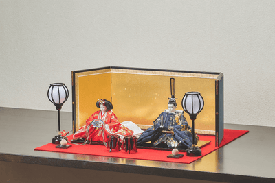 桜、舞い上がるおひなさま（中）