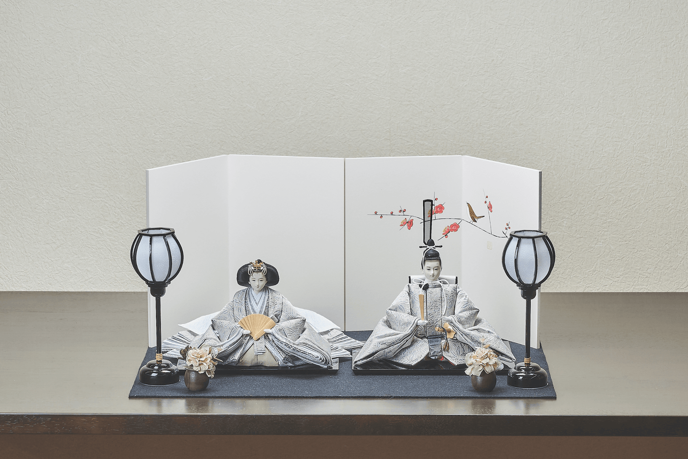 梅鶯と白銀のおひなさま