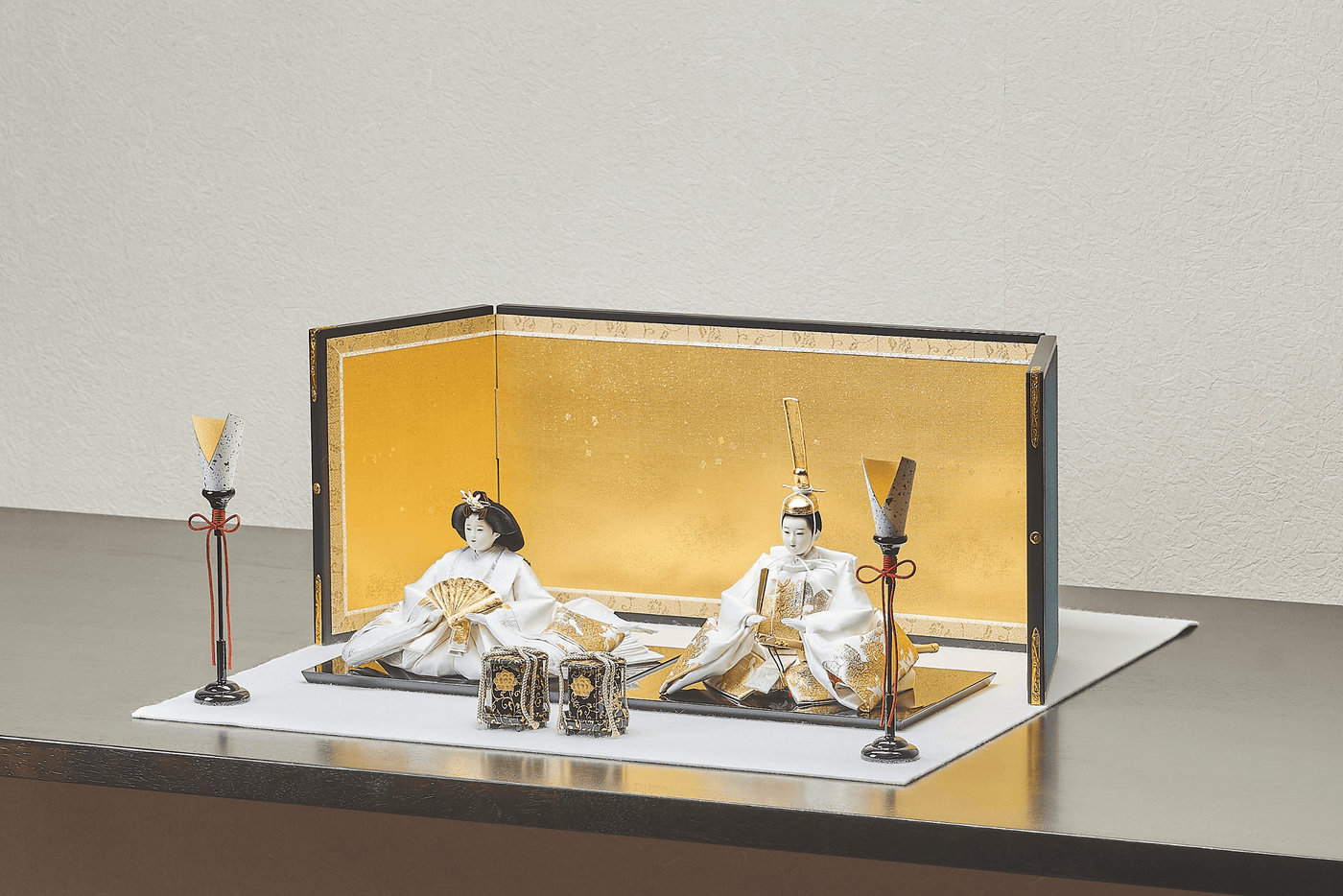 金砂子に、煌めくおひなさま