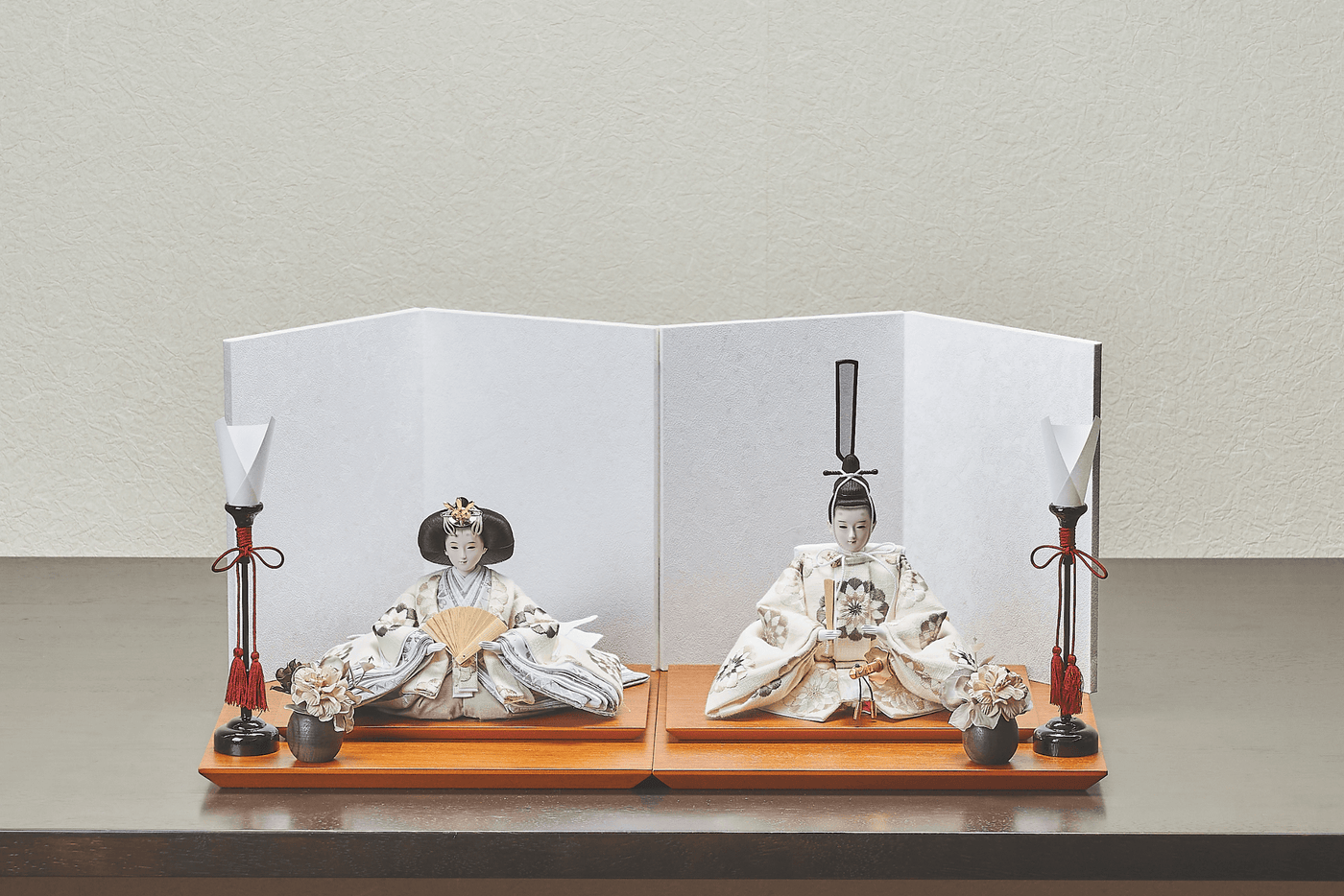 亜麻色、洋花のおひなさま