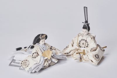 亜麻色、洋花のおひなさま