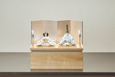 西陣の絹、向鶴と色々小葵文のおひなさま