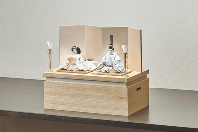 西陣の絹、向鶴と色々小葵文のおひなさま