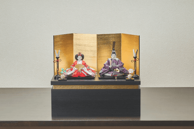 流れ金色箔に平安文様のおひなさま