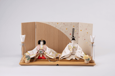 唐草色々刺繍に遠山と牡丹のおひなさま