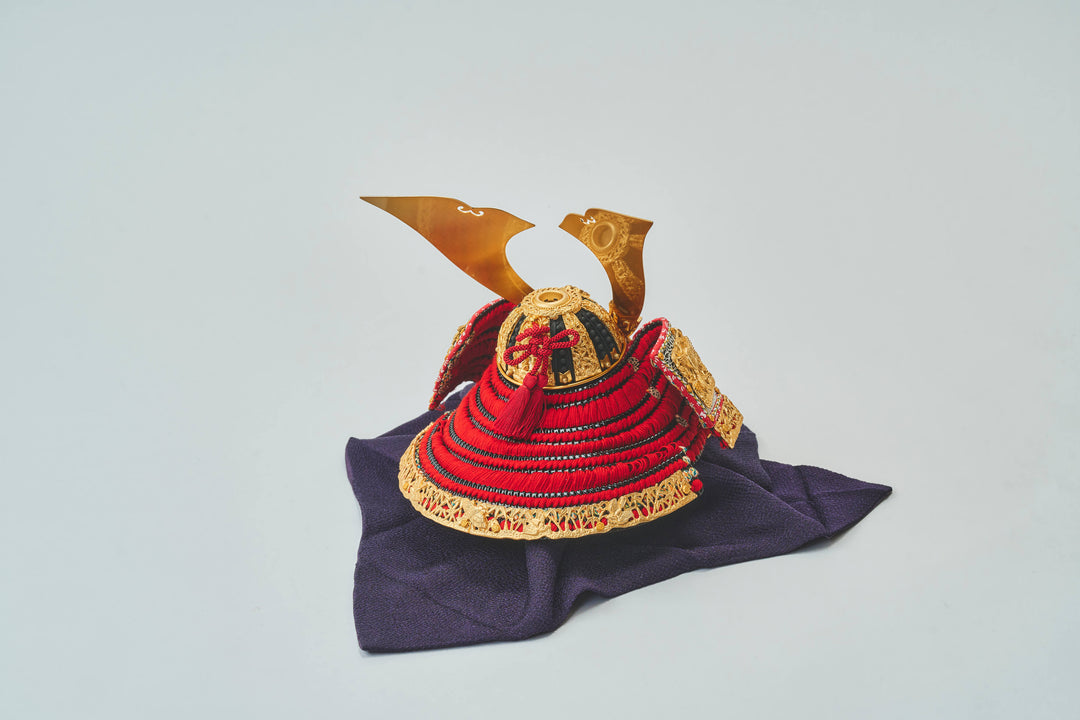 春日大社から伝わる金色の兜 - 兜櫃 – 人形工房 左京