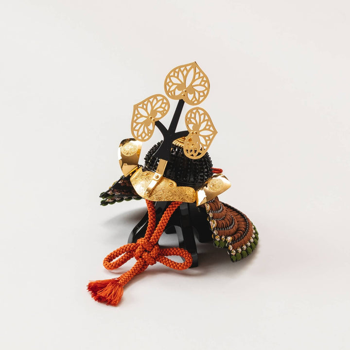 三つ葉葵の豆かぶと – 人形工房 左京