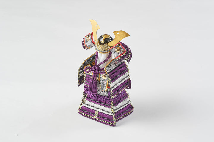 五月人形 武士の鎧 黒と金 大きめ　着用　伊達政宗 五月人形 武士の鎧 紫と金 五月人形 武士の鎧 黒