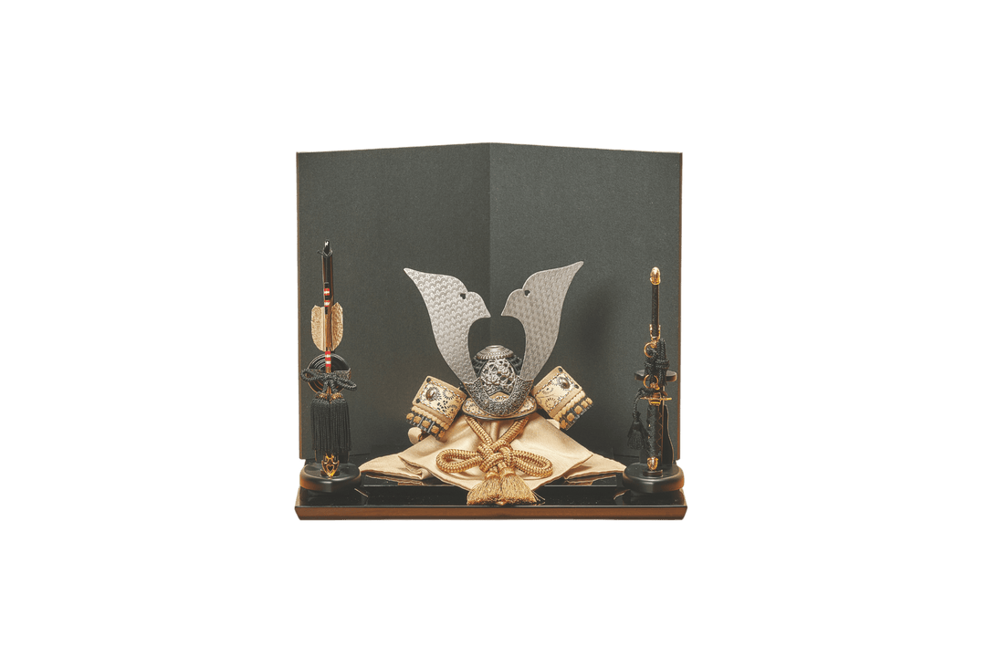 胡桃色の兜 – 人形工房 左京