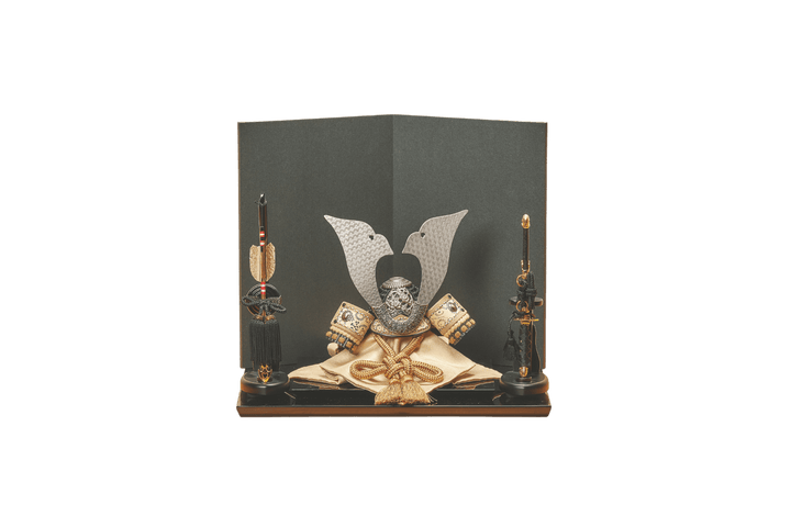 胡桃色の兜 – 人形工房 左京