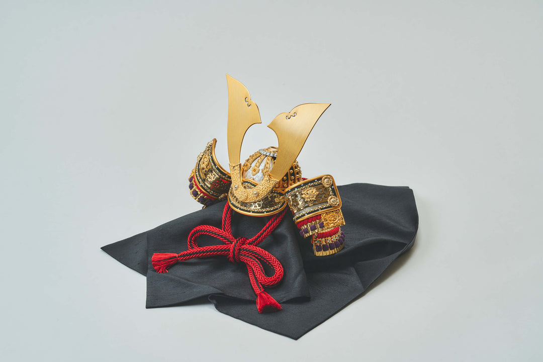 ♦中国古美術 清時代 唐金 手彫り 唐草模様 煙草 小物入 骨董品 ♢中国古美術 清時代 唐金 手彫り 唐草模様 煙草 小物入 骨董品