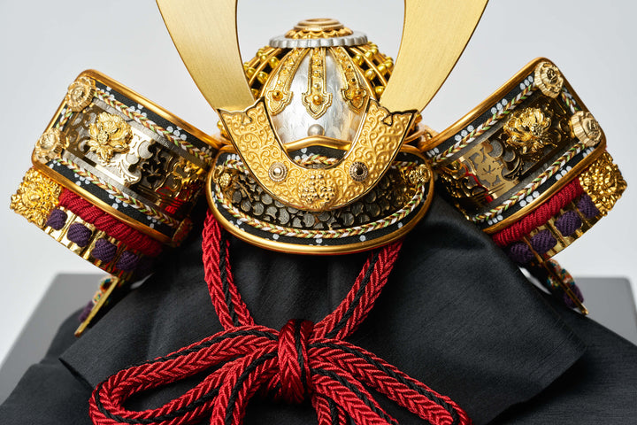 唐草彫金の兜 - 兜櫃 – 人形工房 左京