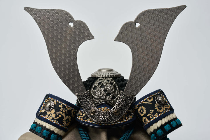 群青色の兜 – 人形工房 左京