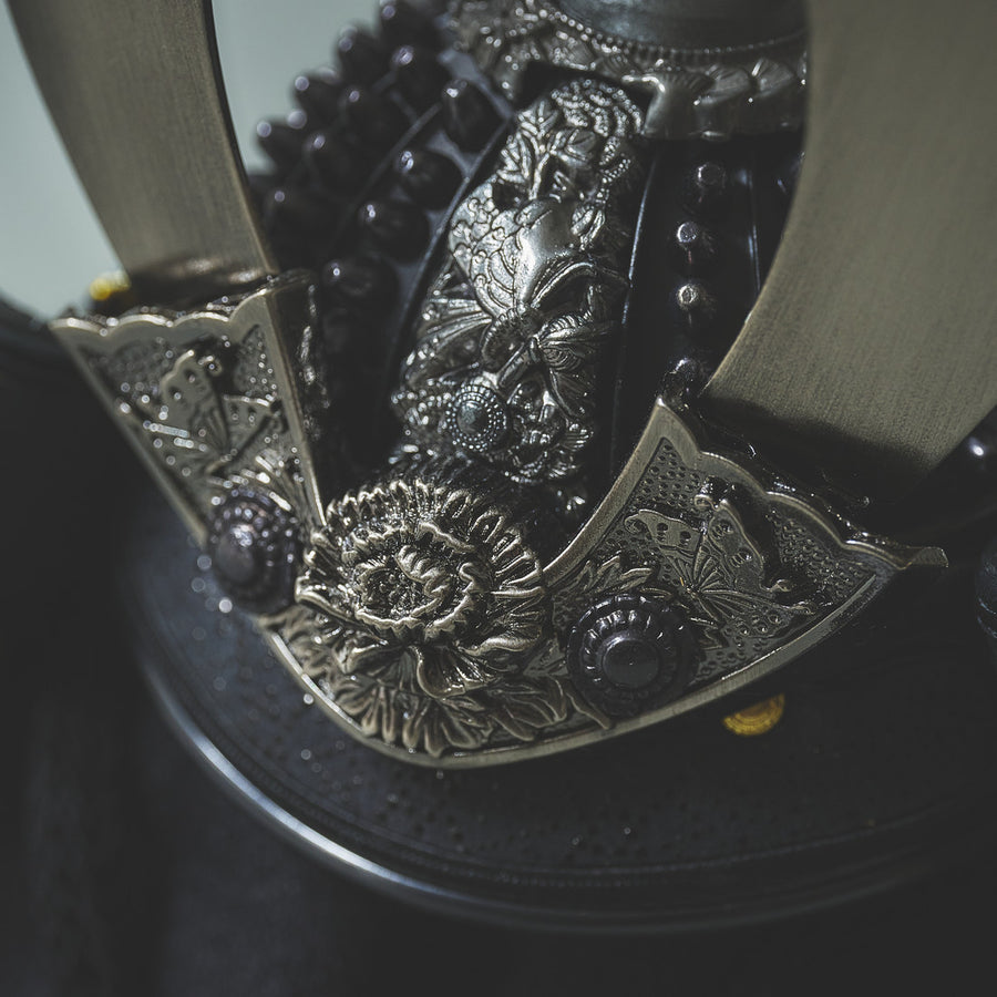 兜の彫金