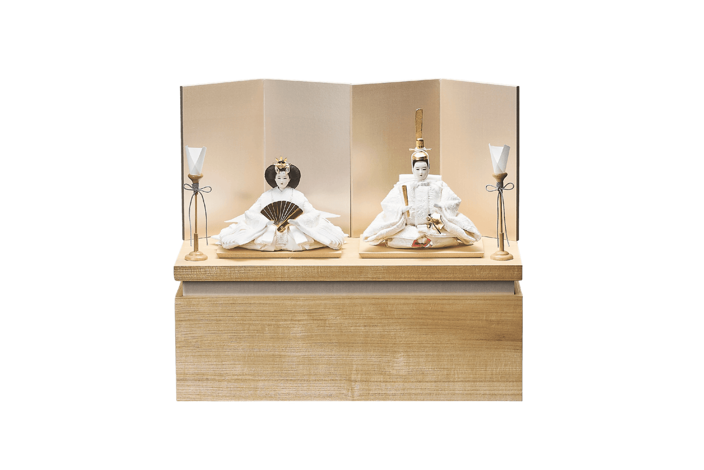 桜箔に純白、絹のおひなさま