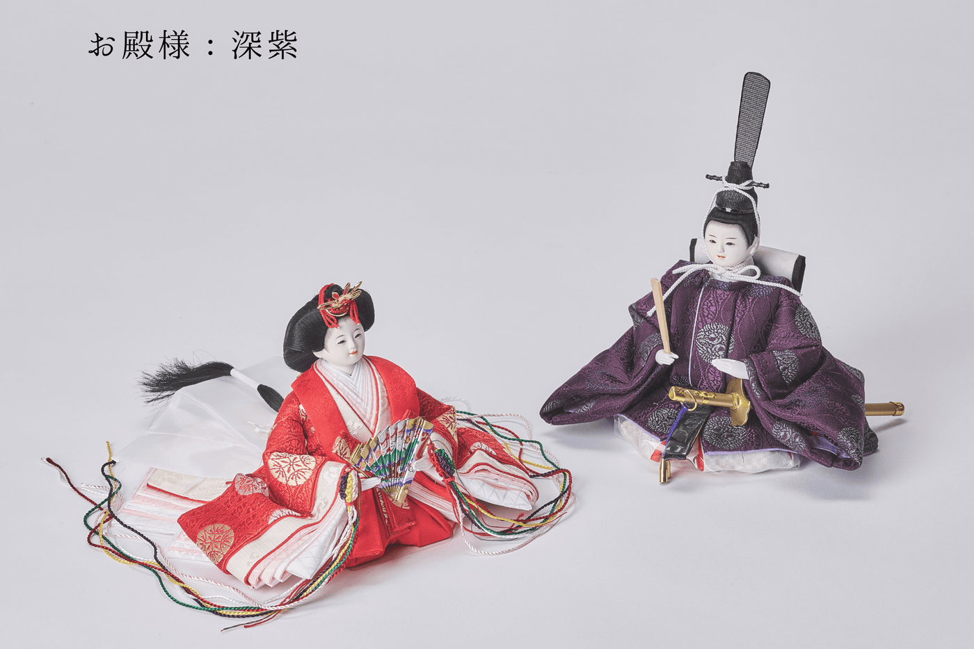 流れ金色箔に平安文様のおひなさま